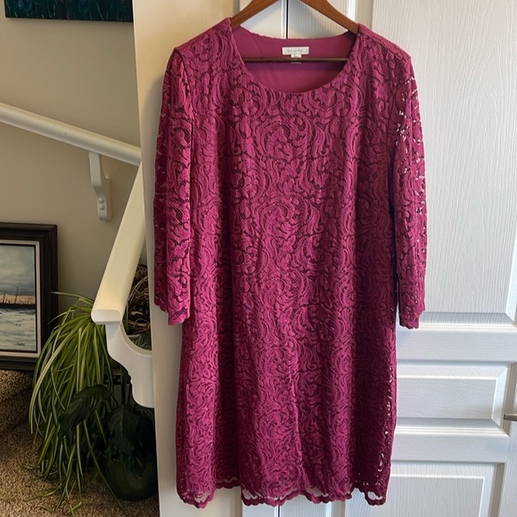 🌸Garnet Hill laced stretchy dress with 3/4 sleeves - Picture 1 of 10